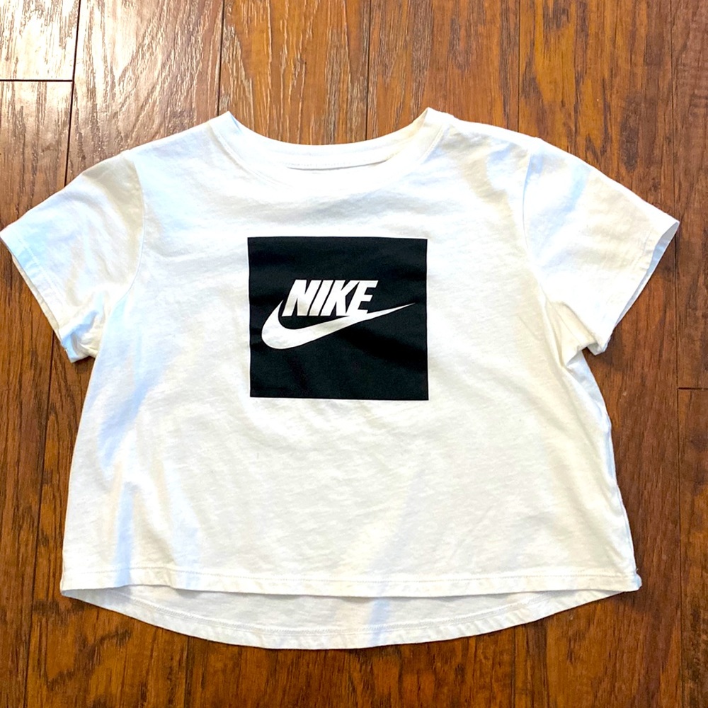 NIKE women’s crop top